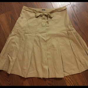Gap Sz 4 Khaki skirt